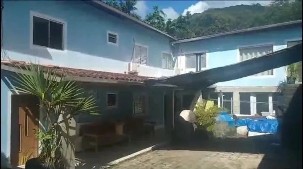 Casa, 4 quartos, 240 m² - Foto 1