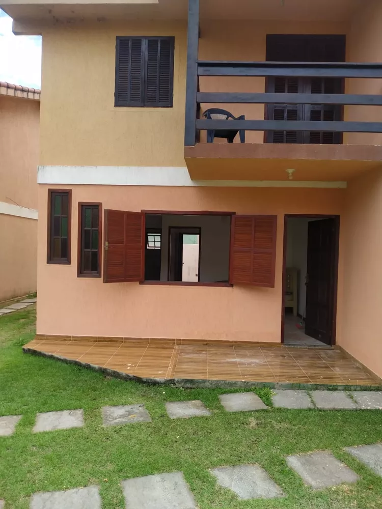 Casa à venda com 2 quartos, 80m² - Foto 1