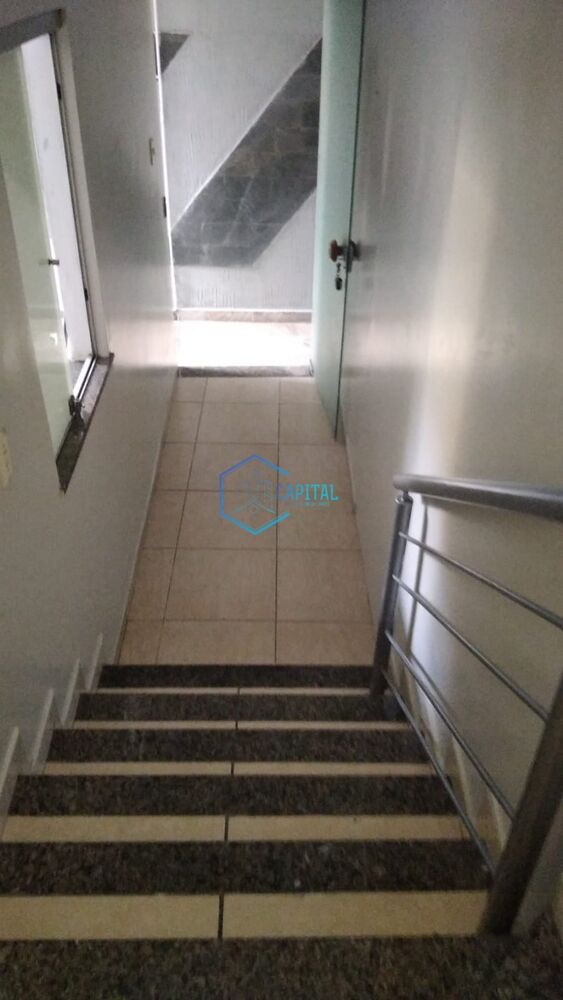 Casa à venda com 4 quartos, 170m² - Foto 2