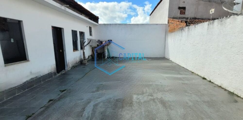 Casa à venda com 4 quartos, 300m² - Foto 7