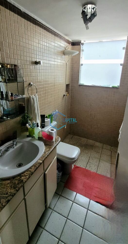 Casa à venda com 4 quartos, 300m² - Foto 1