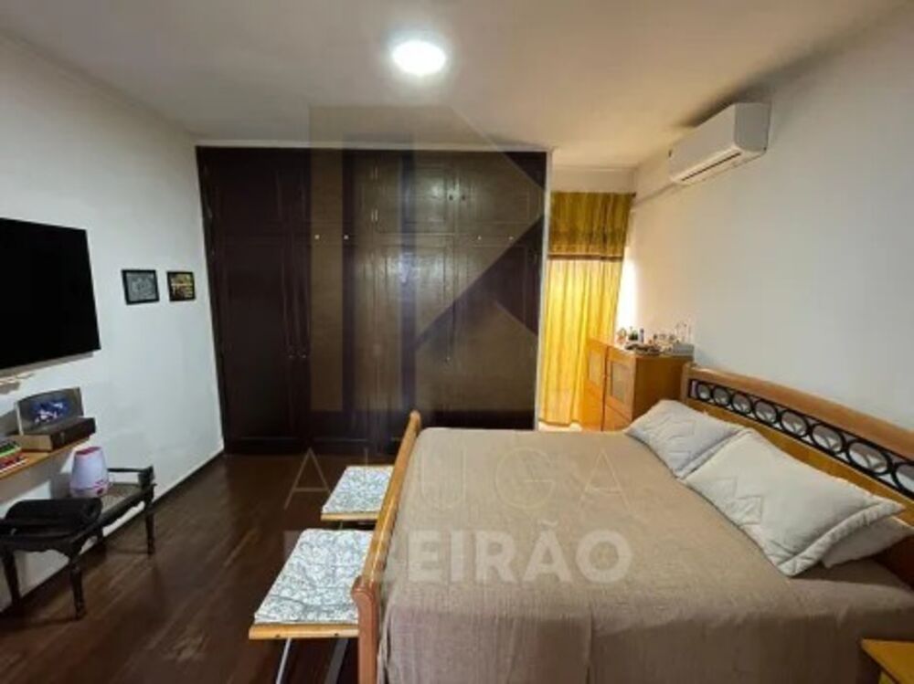 Casa para alugar com 5 quartos, 298m² - Foto 18