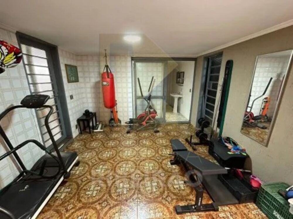 Casa para alugar com 5 quartos, 298m² - Foto 33