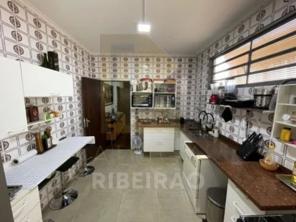 Casa para alugar com 5 quartos, 298m² - Foto 27