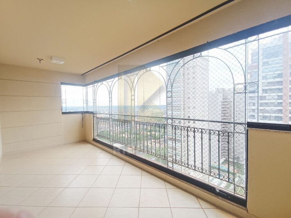 Apartamento, 3 quartos, 218 m² - Foto 1