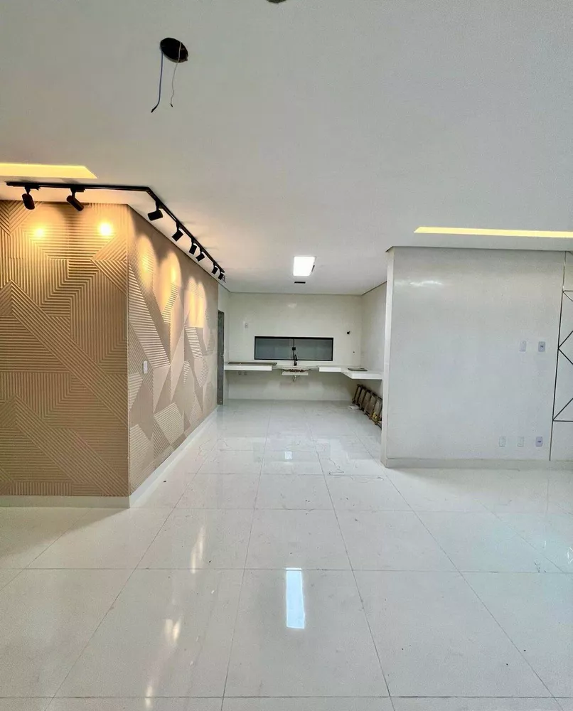 Casa à venda com 4 quartos, 300m² - Foto 4