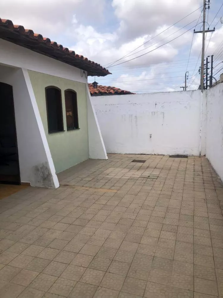 Casa à venda com 5 quartos, 300m² - Foto 3