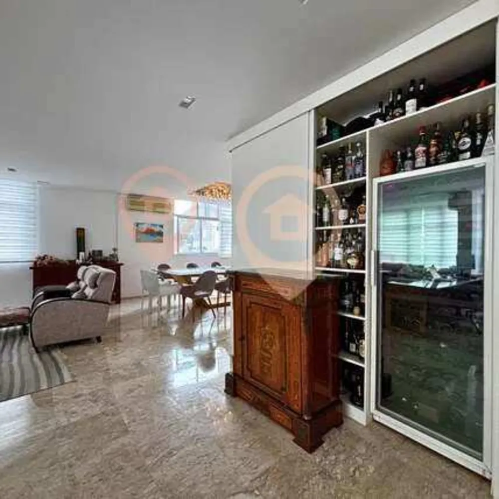 Apartamento, 3 quartos, 300 m² - Foto 1