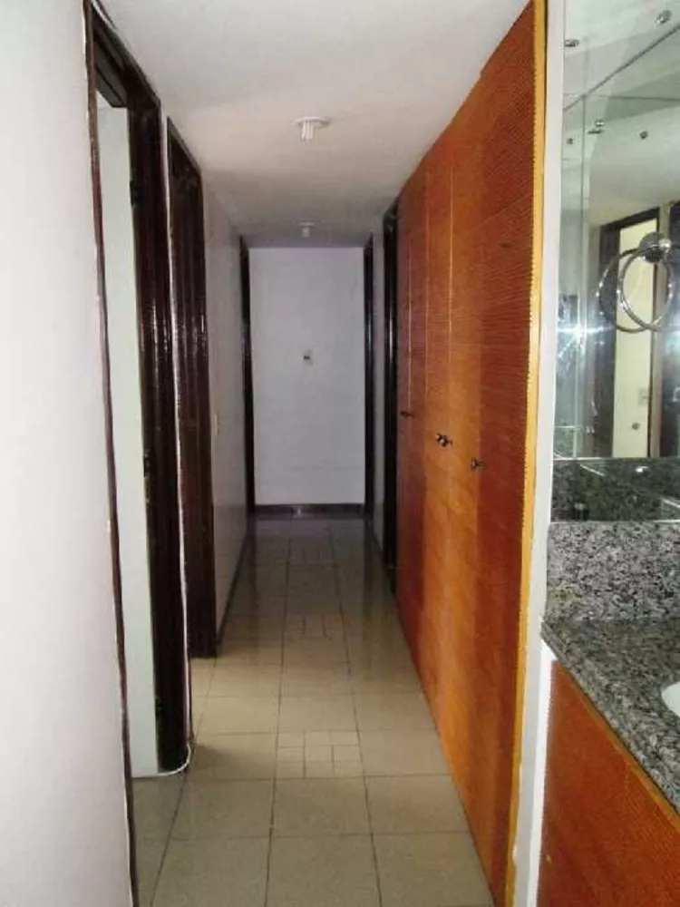 Apartamento à venda com 5 quartos, 137m² - Foto 4