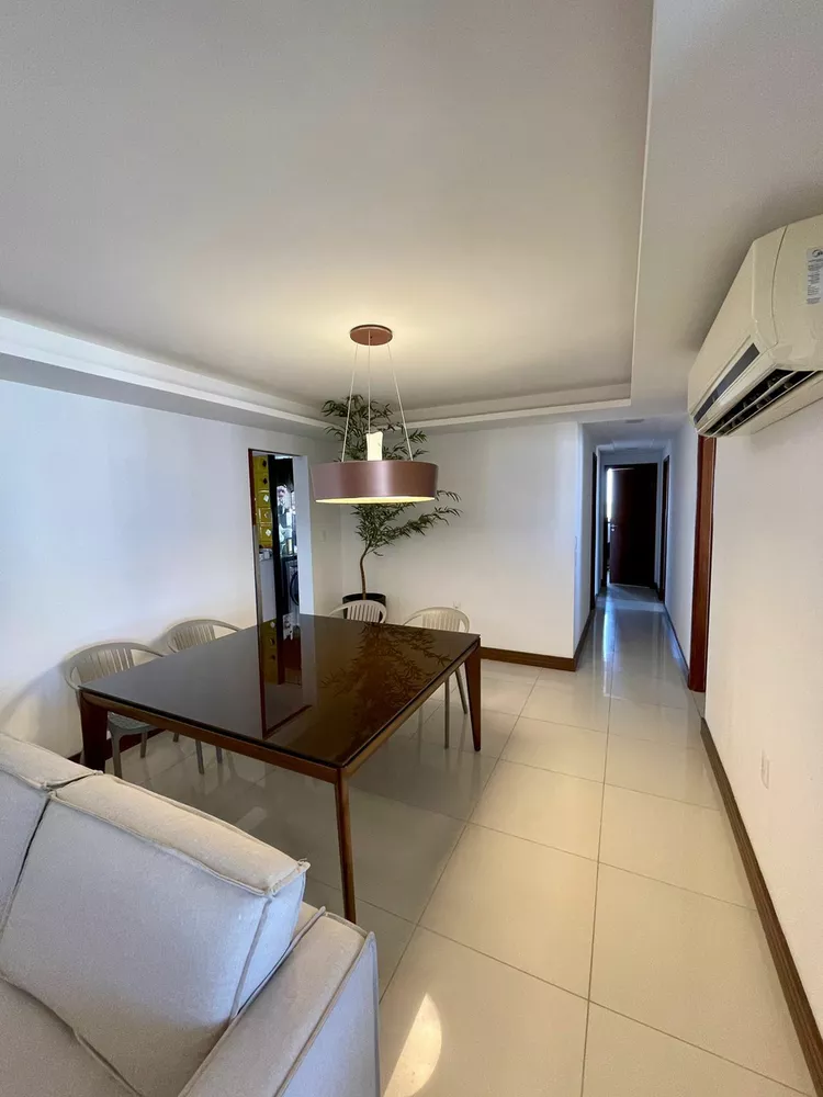 Apartamento à venda com 3 quartos, 125m² - Foto 1