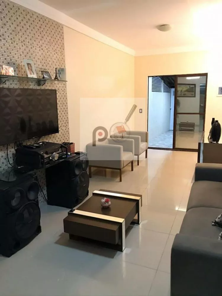 Casa à venda com 2 quartos, 80m² - Foto 2