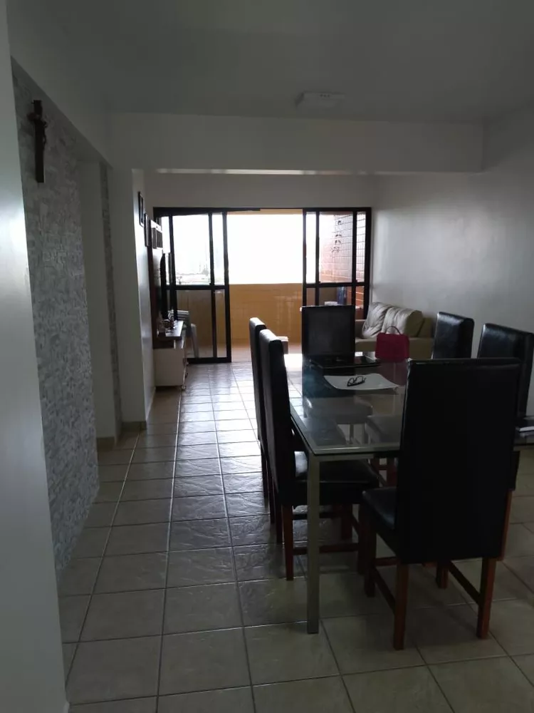 Apartamento à venda com 3 quartos - Foto 2