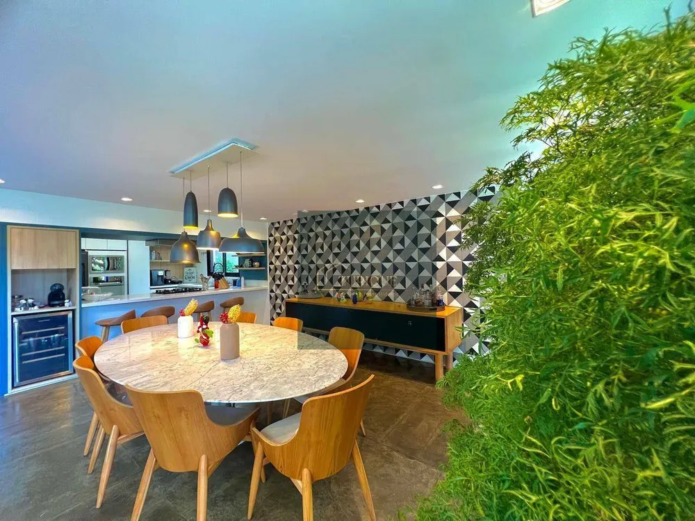 Sobrado, 3 quartos, 380 m² - Foto 1