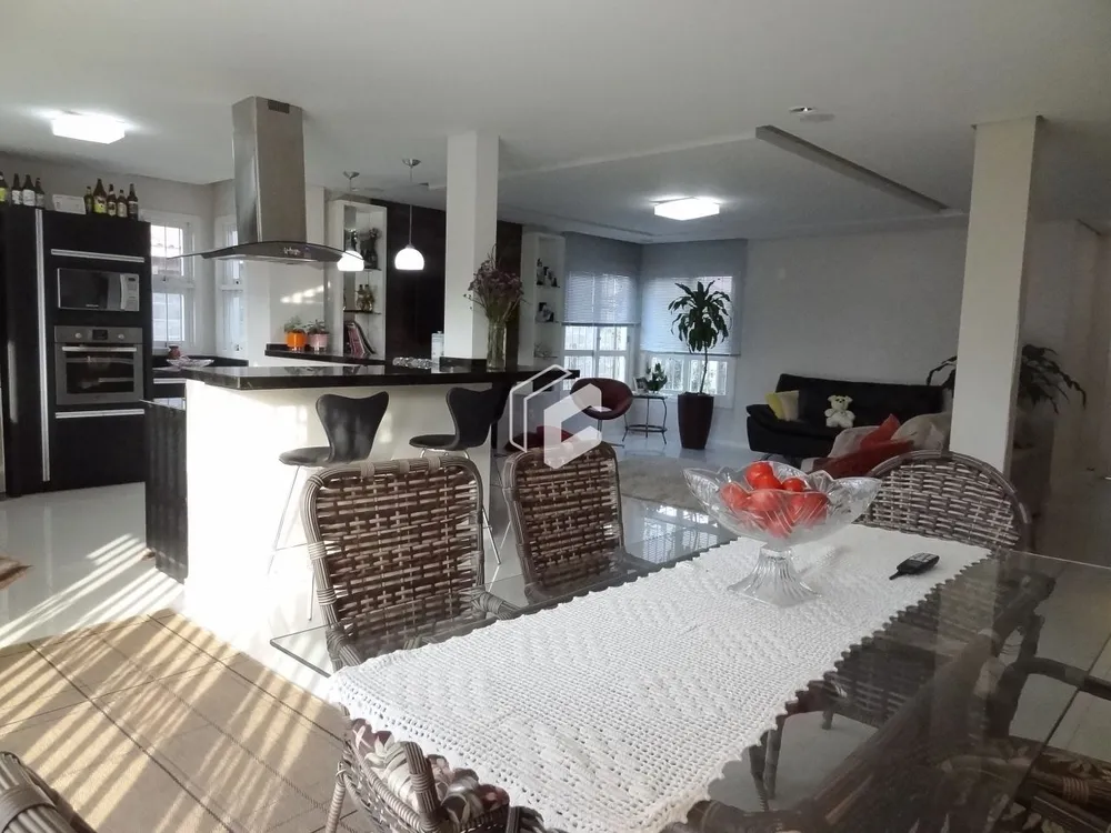 Casa, 3 quartos, 305 m² - Foto 3