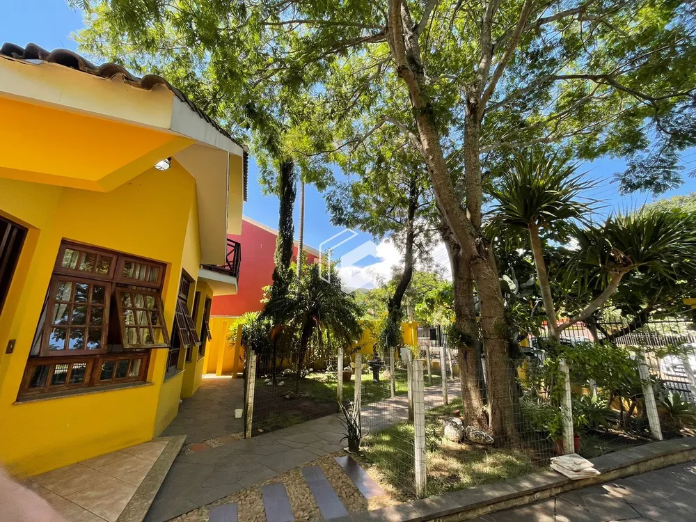 Casa, 4 quartos, 265 m² - Foto 1