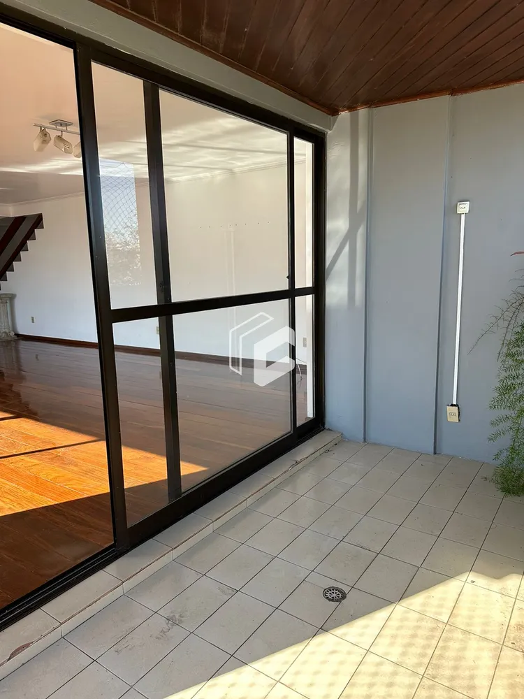 Apartamento, 3 quartos, 216 m² - Foto 2
