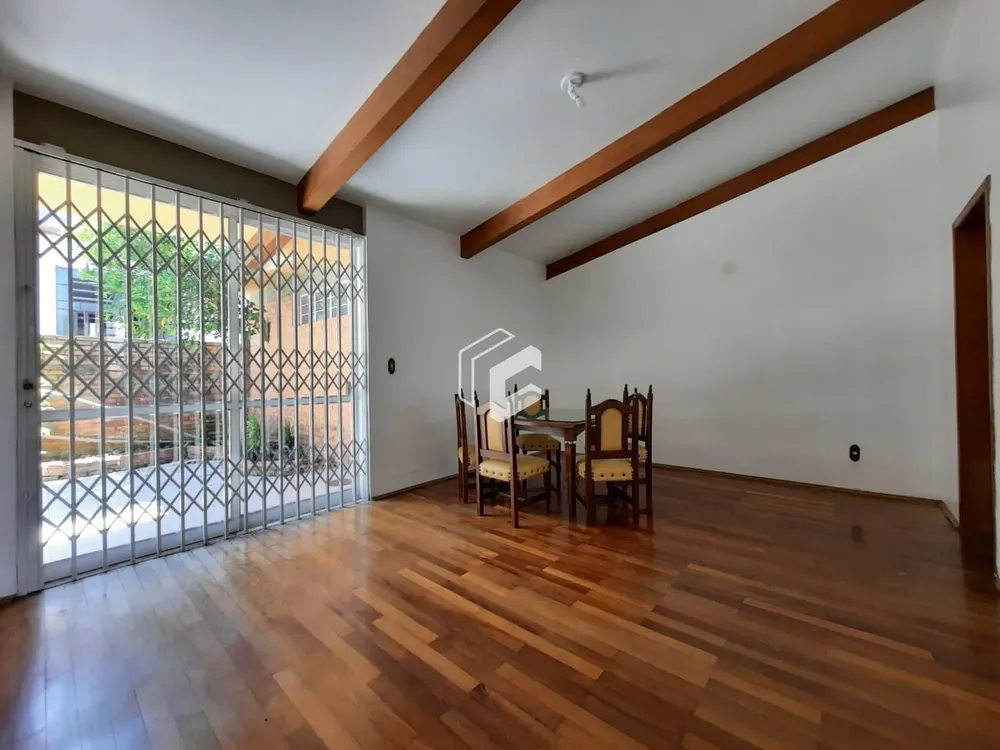 Casa, 4 quartos, 239 m² - Foto 1