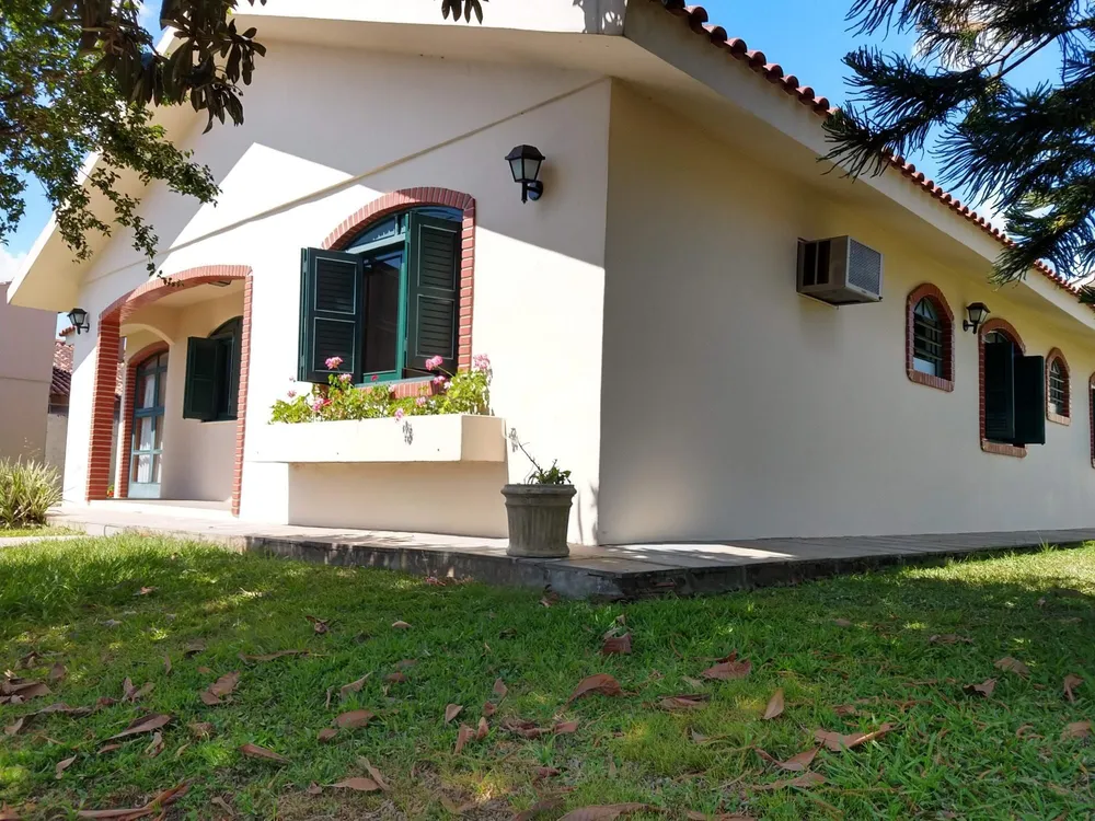 Casa, 3 quartos, 205 m² - Foto 1