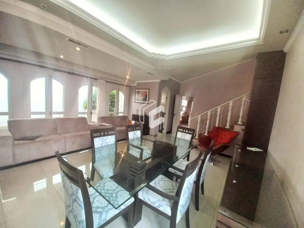 Casa, 3 quartos, 227 m² - Foto 2