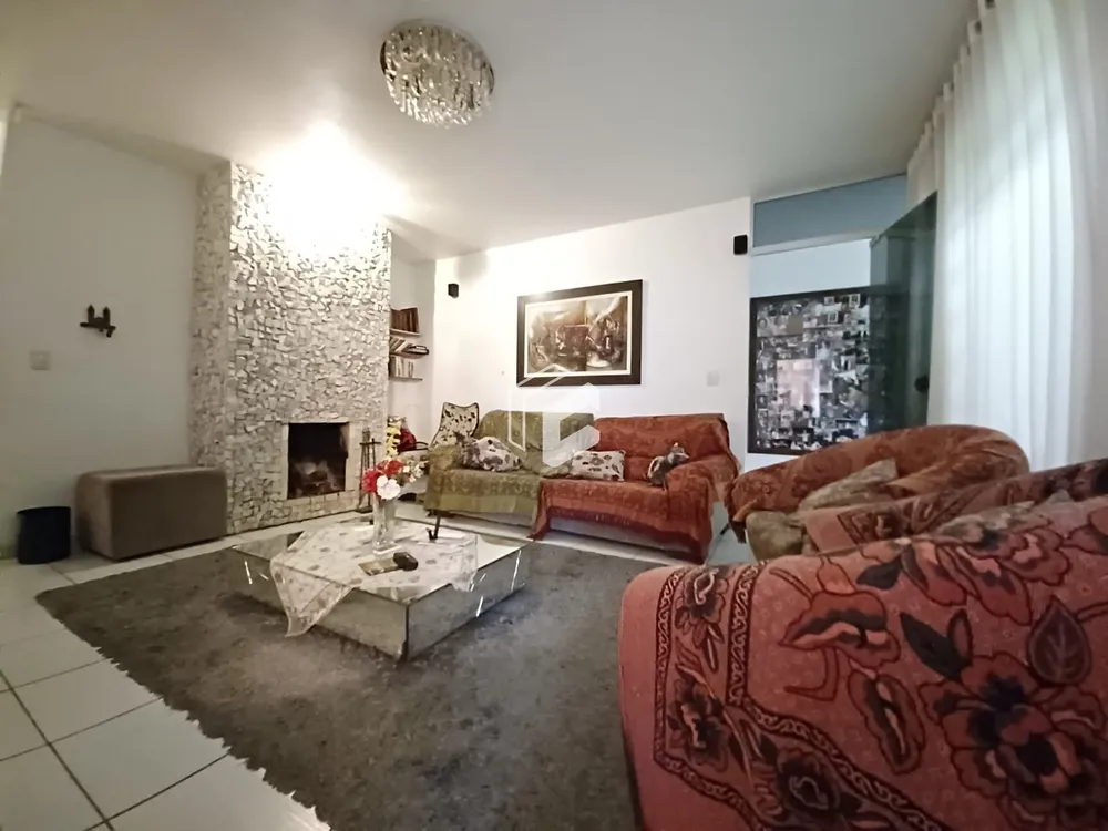 Casa, 6 quartos, 400 m² - Foto 1