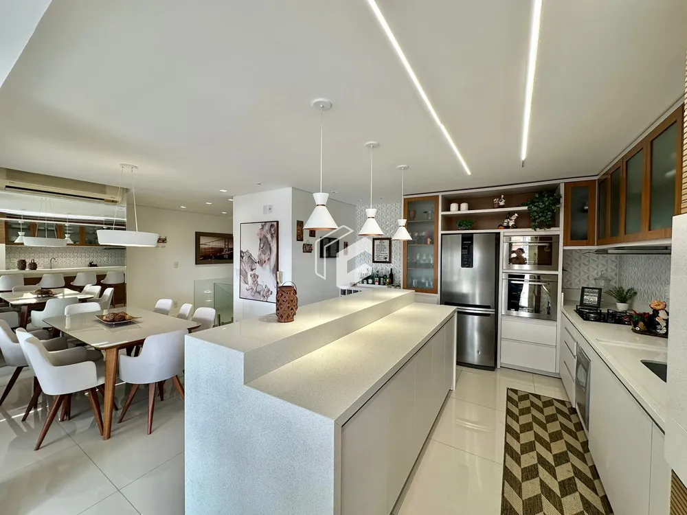 Cobertura, 3 quartos, 331 m² - Foto 1