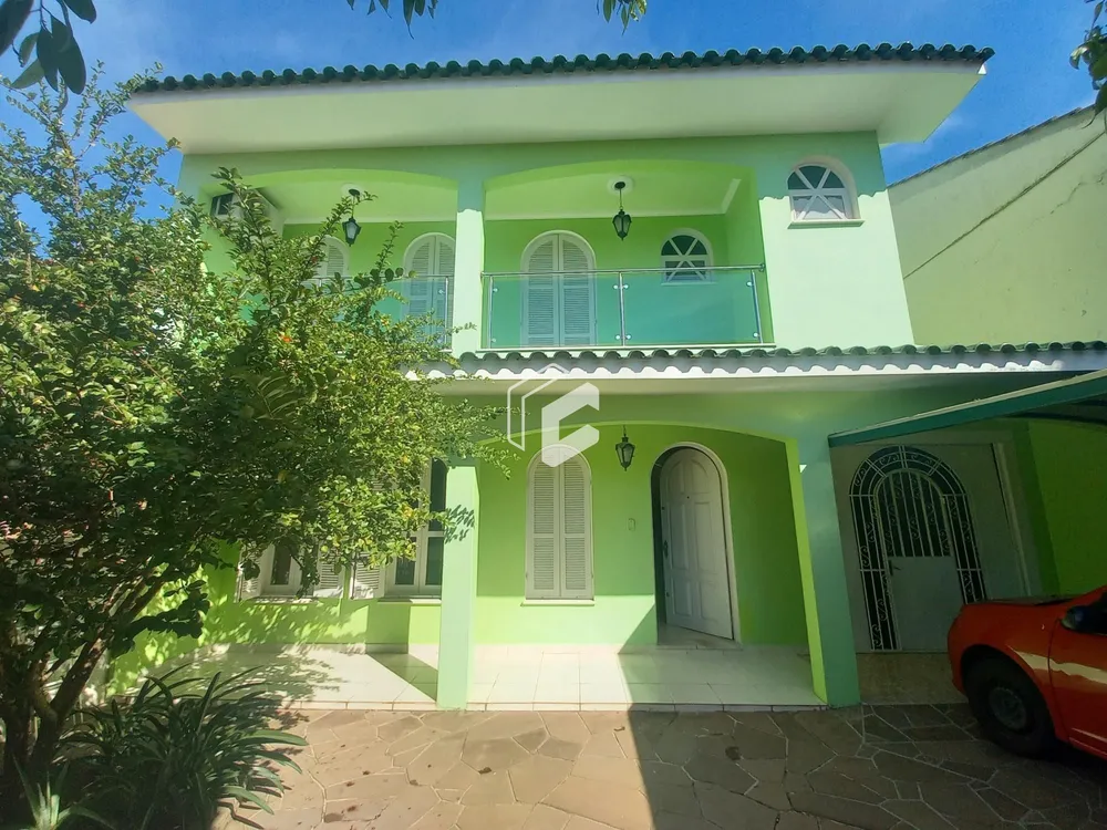 Casa, 3 quartos, 240 m² - Foto 1