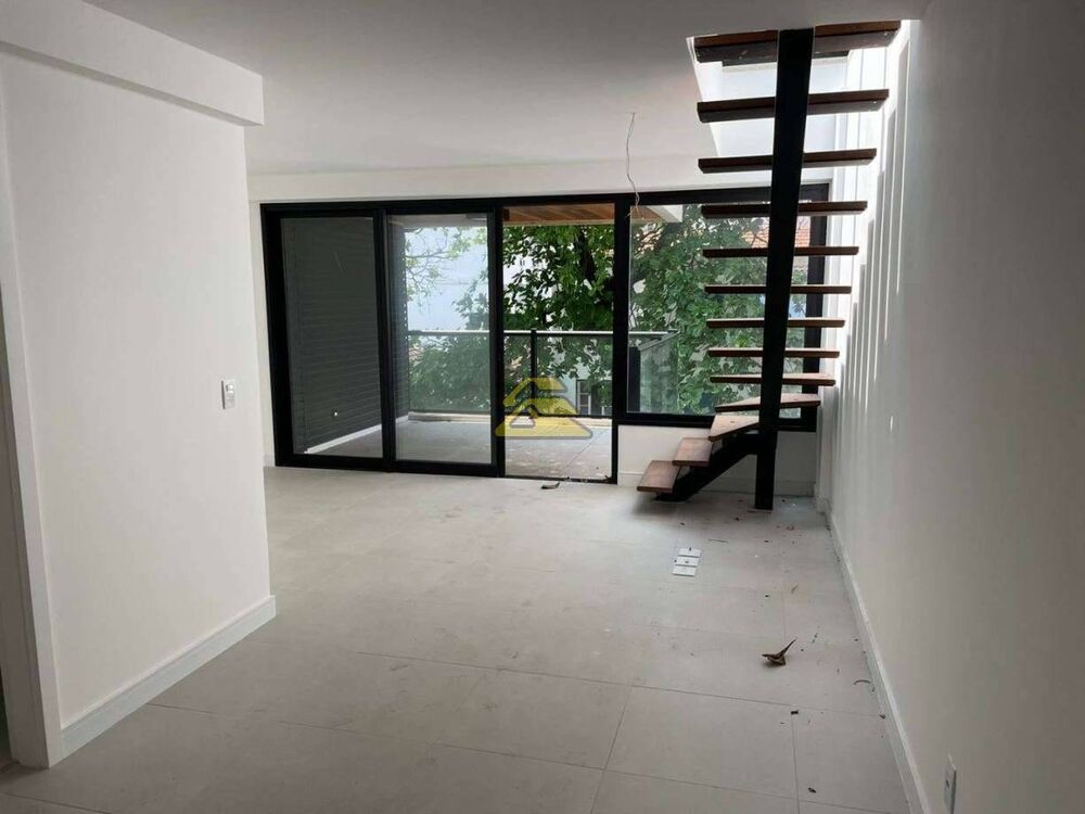 Cobertura à venda com 2 quartos, 181m² - Foto 3