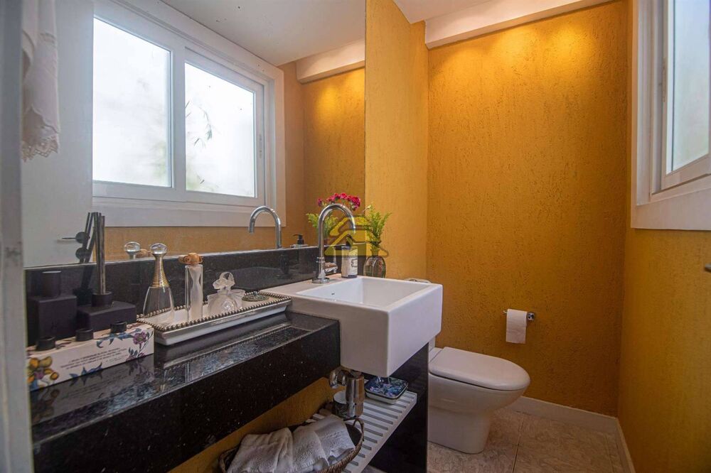 Cobertura à venda com 3 quartos, 216m² - Foto 1