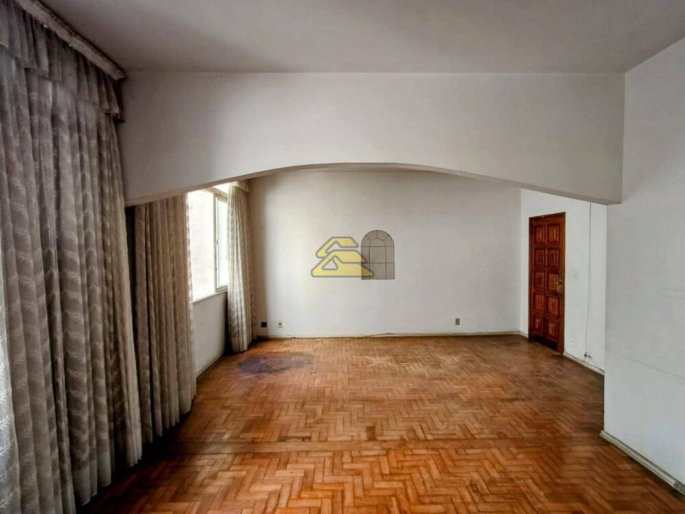 Apartamento à venda com 2 quartos, 110m² - Foto 2