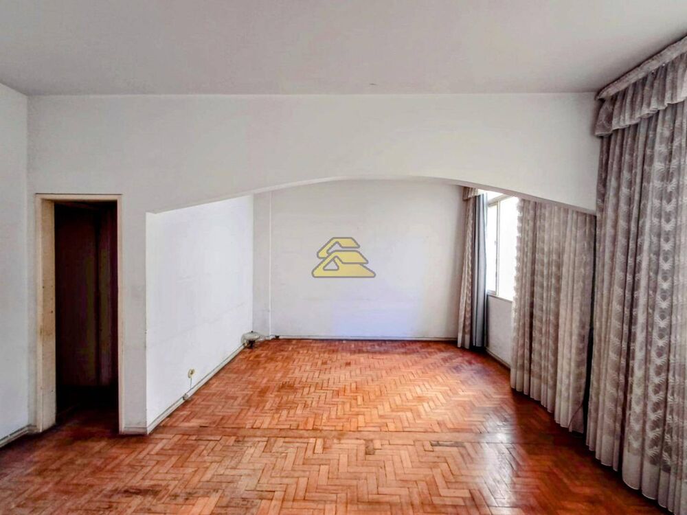 Apartamento à venda com 2 quartos, 110m² - Foto 4
