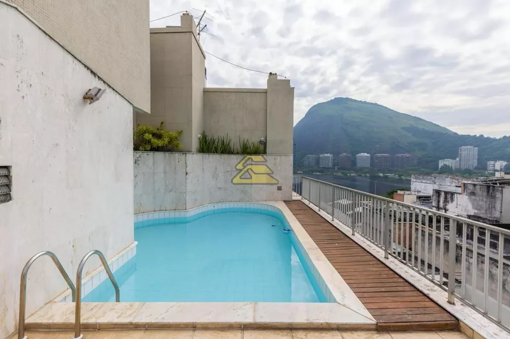 Cobertura, 3 quartos, 303 m² - Foto 1