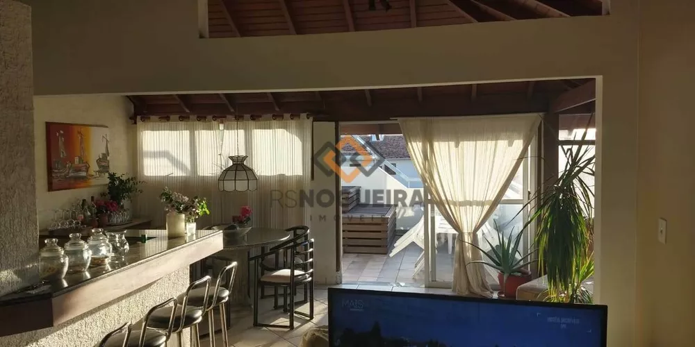 Cobertura à venda com 3 quartos, 190m² - Foto 1