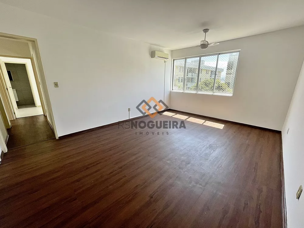 Apartamento para alugar com 3 quartos, 113m² - Foto 2