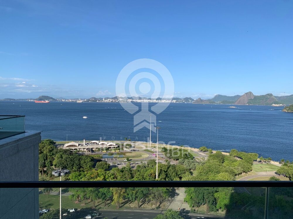 Apartamento à venda com 3 quartos, 181m² - Foto 3