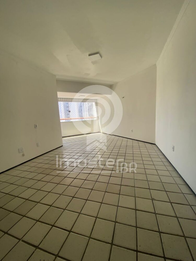 Apartamento à venda com 3 quartos, 140m² - Foto 3