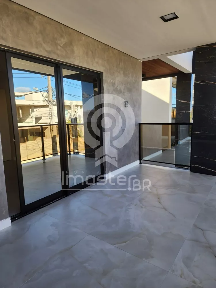 Casa à venda com 3 quartos, 265m² - Foto 3