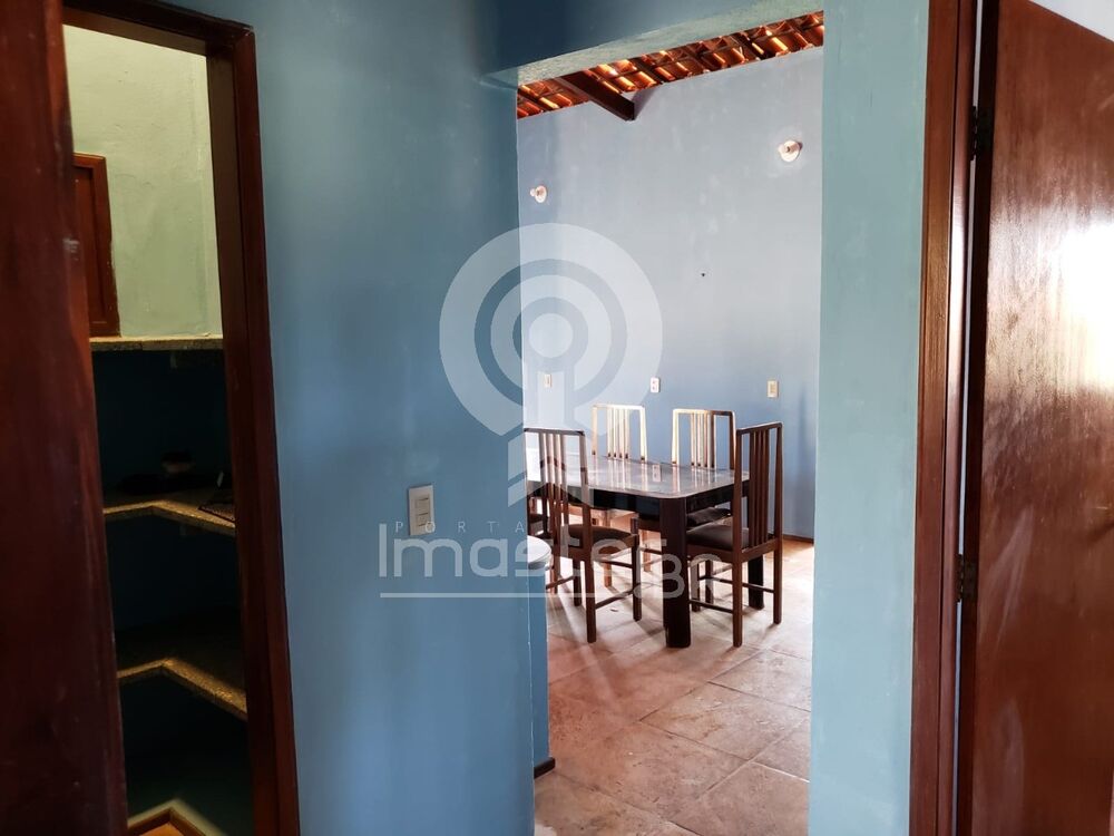 Casa, 6 quartos, 240 m² - Foto 2