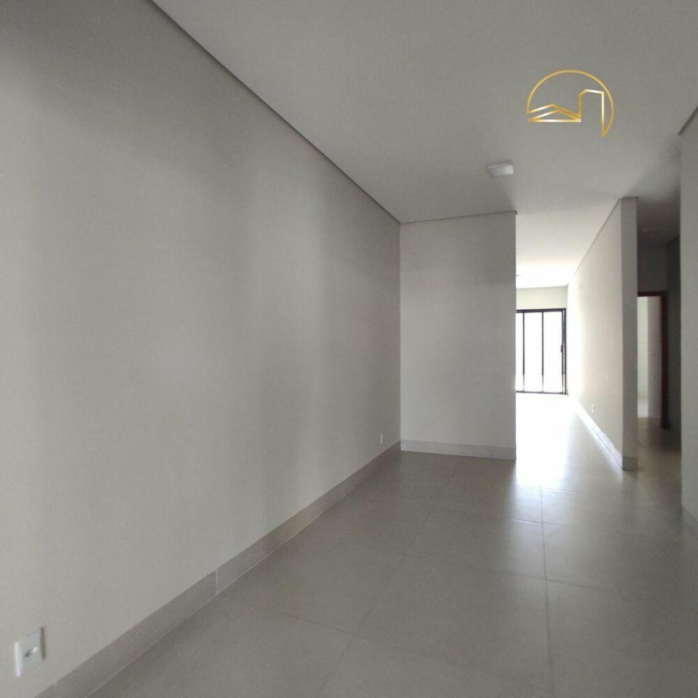 Casa à venda com 3 quartos, 225m² - Foto 4
