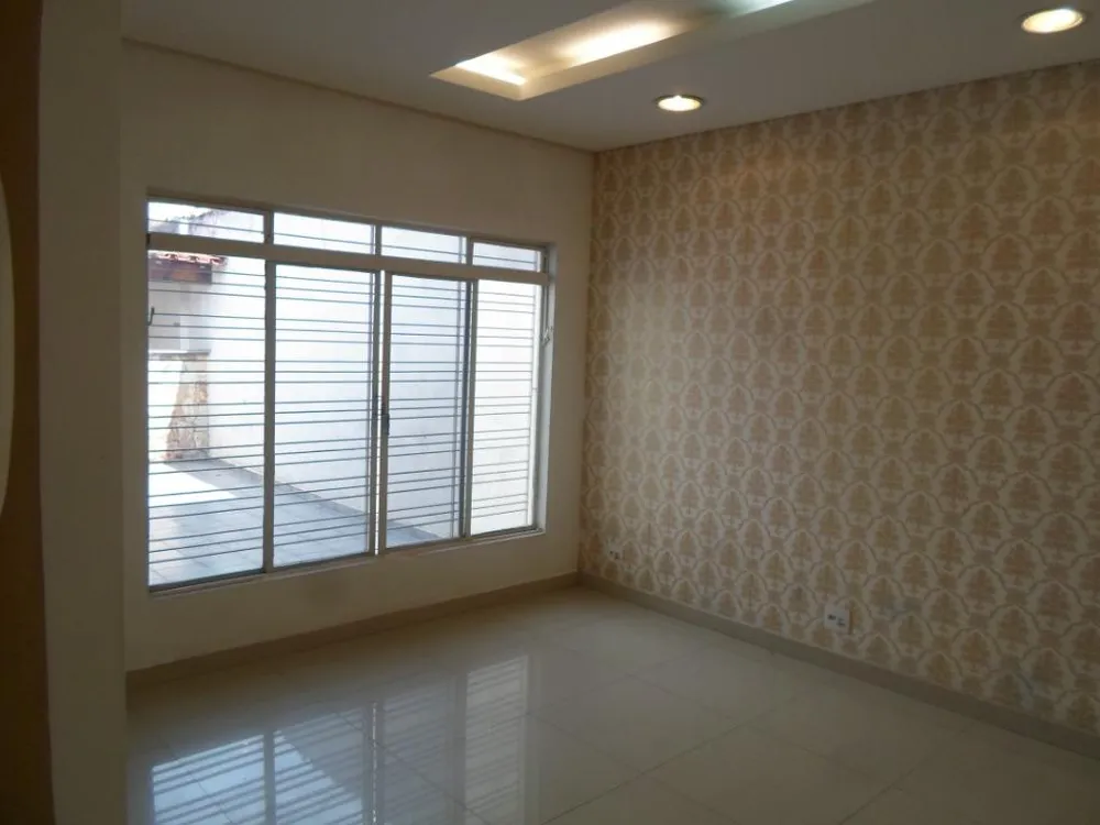 Casa, 2 quartos, 200 m² - Foto 1