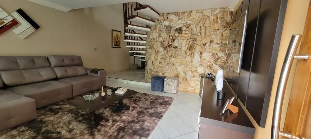 Sobrado, 3 quartos, 262 m² - Foto 1