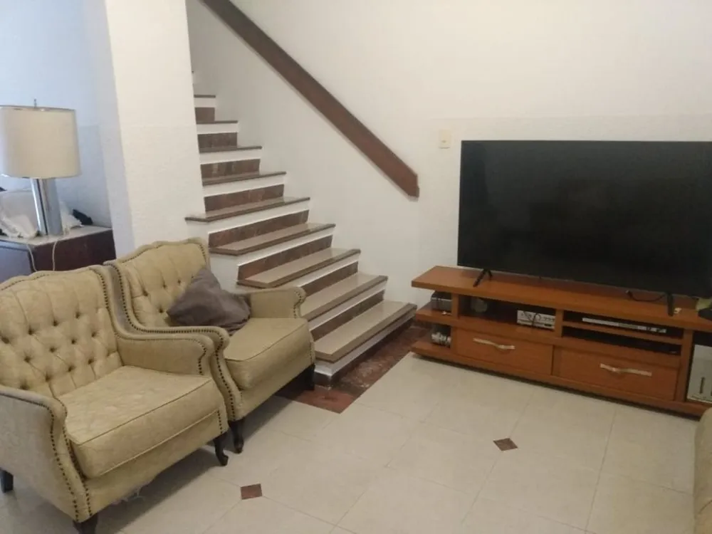 Sobrado, 4 quartos, 242 m² - Foto 2