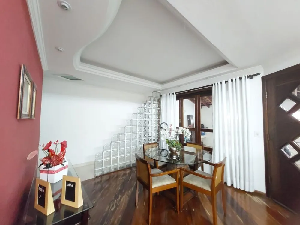 Casa, 4 quartos, 318 m² - Foto 3