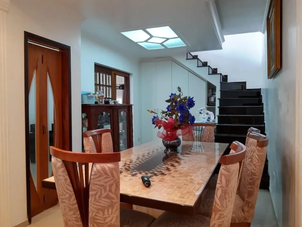 Sobrado, 5 quartos, 256 m² - Foto 1