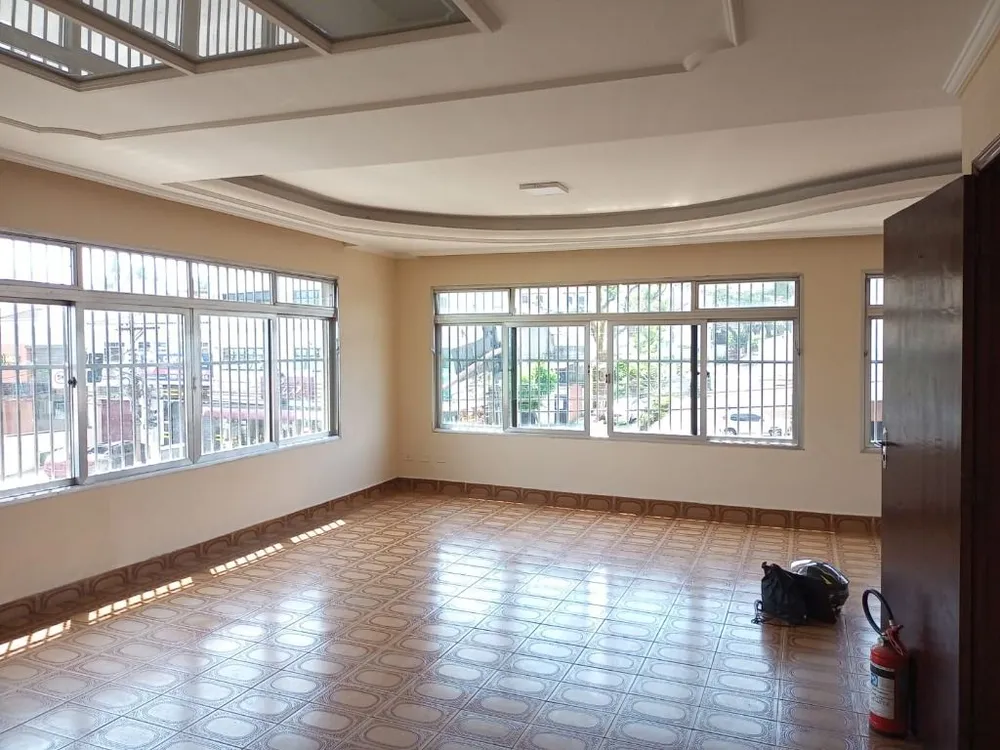 Casa, 3 quartos, 216 m² - Foto 1