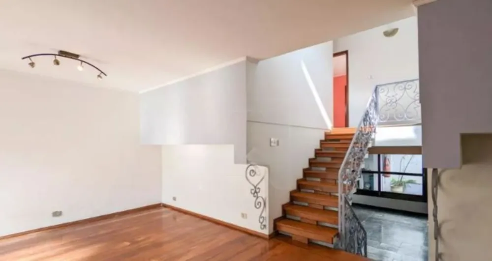 Sobrado, 3 quartos, 270 m² - Foto 1