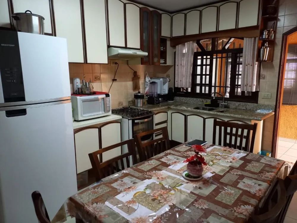 Sobrado, 3 quartos, 226 m² - Foto 2