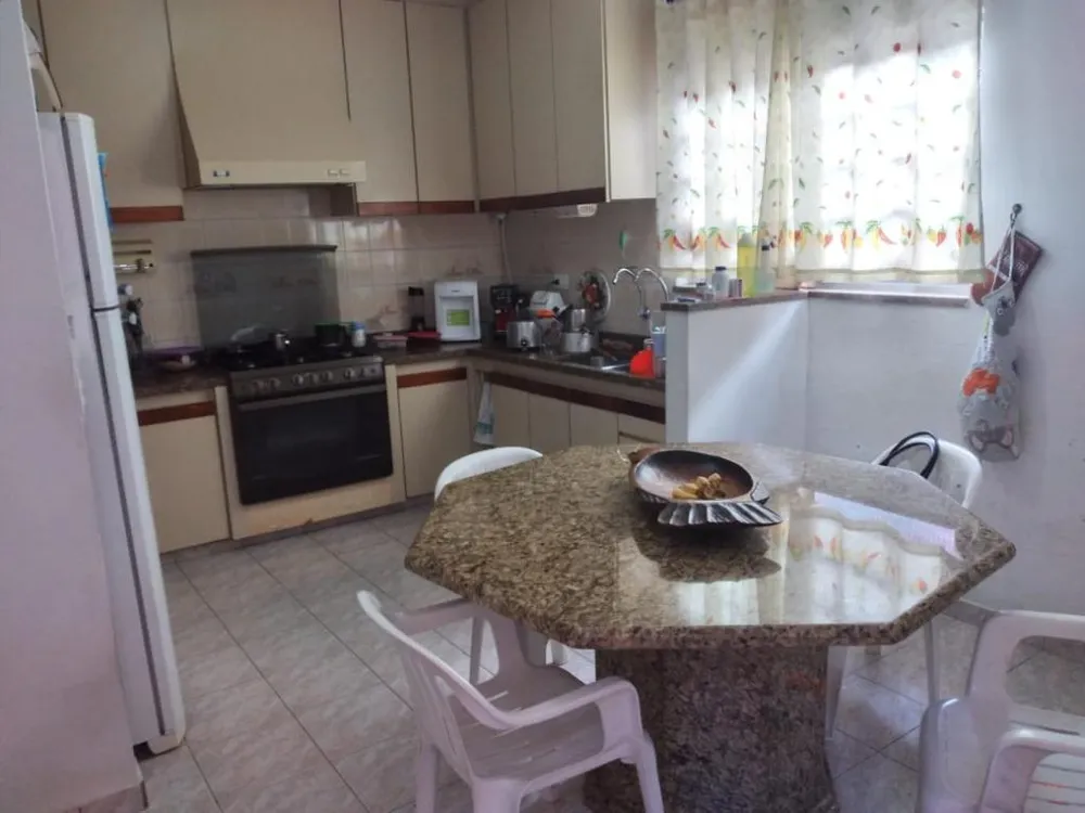 Sobrado, 3 quartos, 222 m² - Foto 2