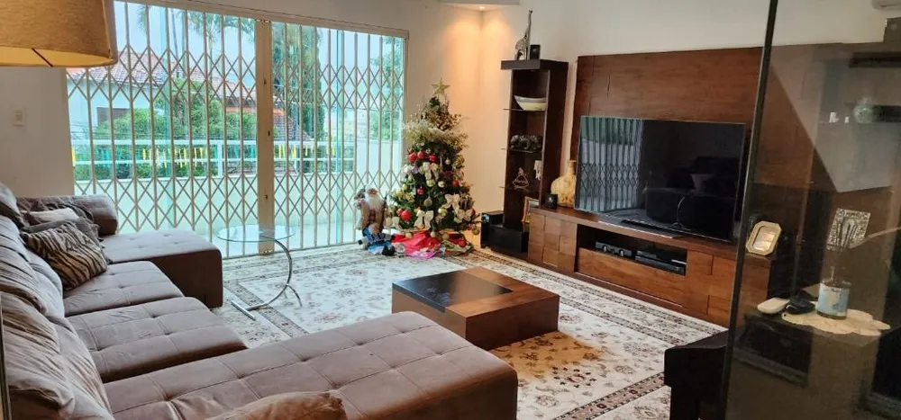 Sobrado, 4 quartos, 218 m² - Foto 1