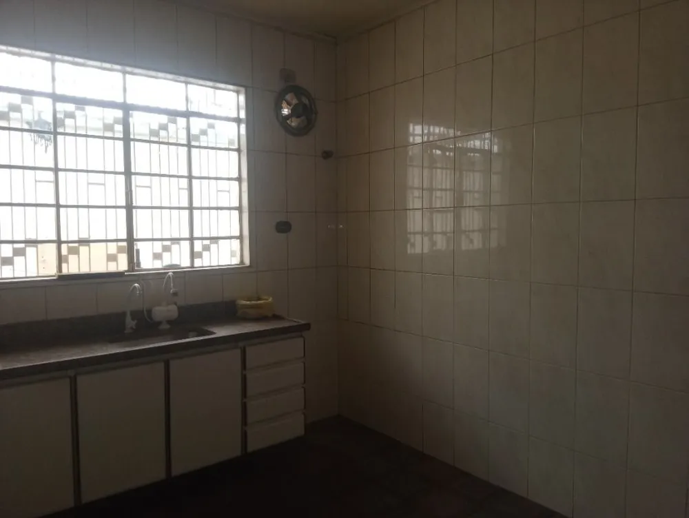 Casa, 4 quartos, 200 m² - Foto 4