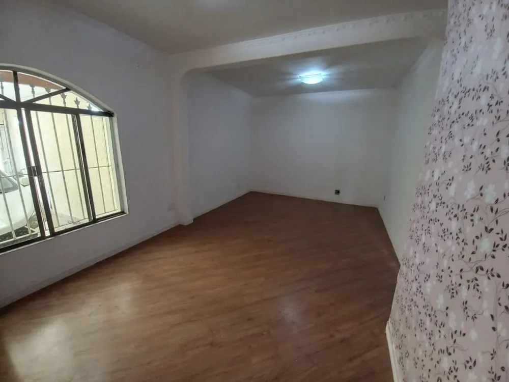 Casa, 3 quartos, 216 m² - Foto 1
